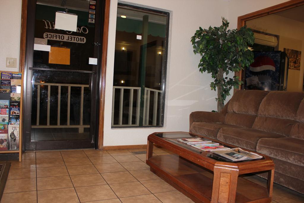 تاهليكوا Oak Hill Inn And Suites المظهر الخارجي الصورة