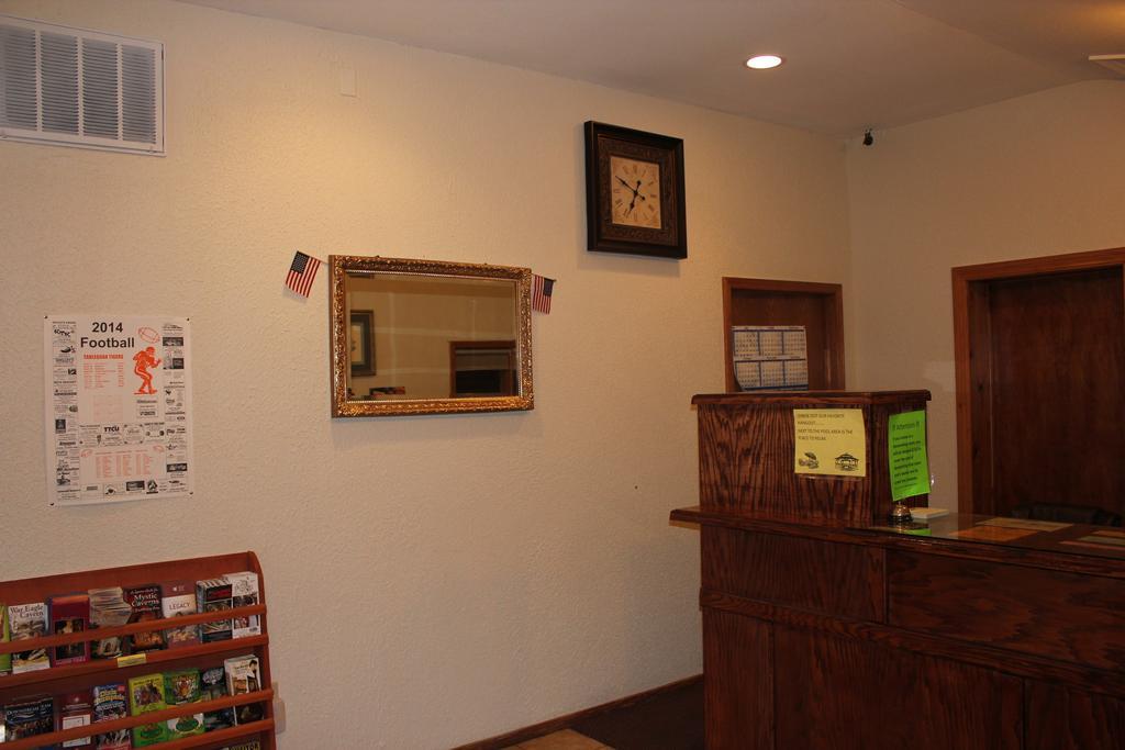 تاهليكوا Oak Hill Inn And Suites المظهر الخارجي الصورة