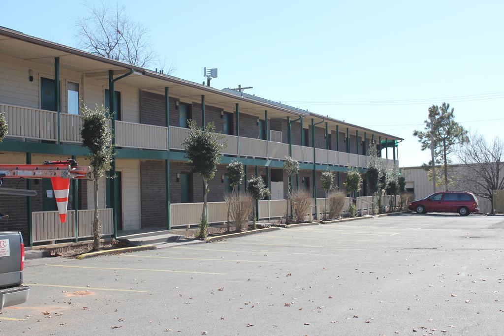 تاهليكوا Oak Hill Inn And Suites المظهر الخارجي الصورة