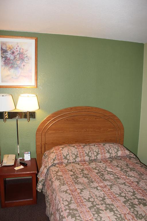 تاهليكوا Oak Hill Inn And Suites المظهر الخارجي الصورة
