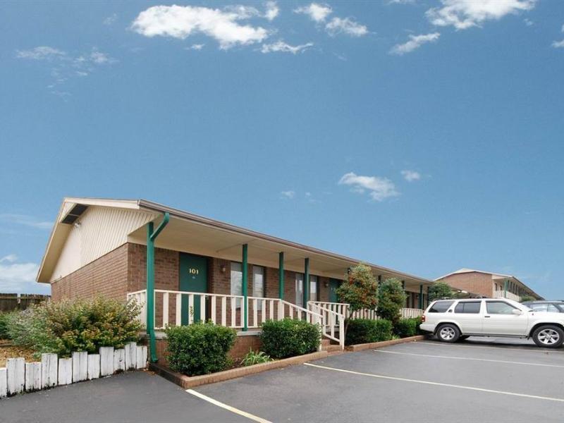 تاهليكوا Oak Hill Inn And Suites المظهر الخارجي الصورة