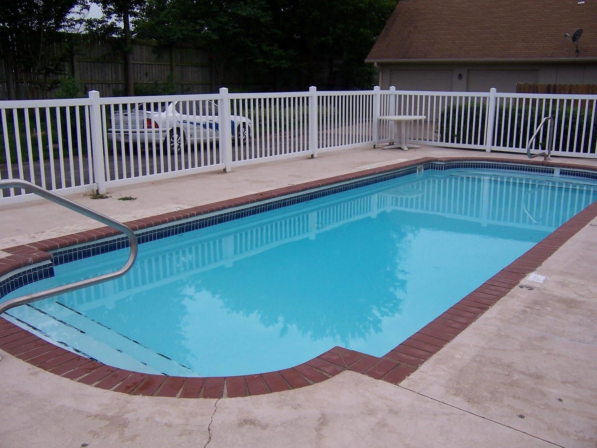 تاهليكوا Oak Hill Inn And Suites المرافق الصورة