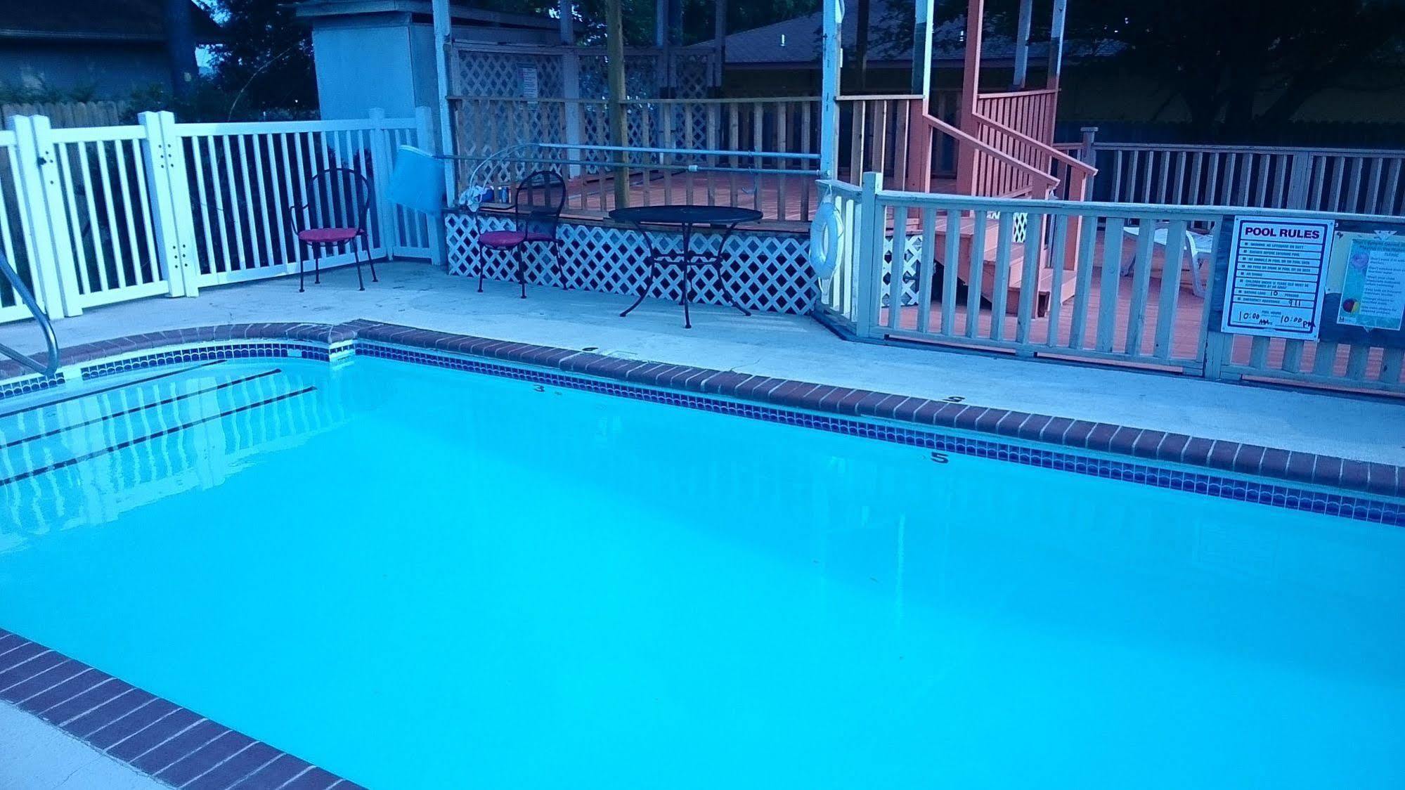 تاهليكوا Oak Hill Inn And Suites المظهر الخارجي الصورة