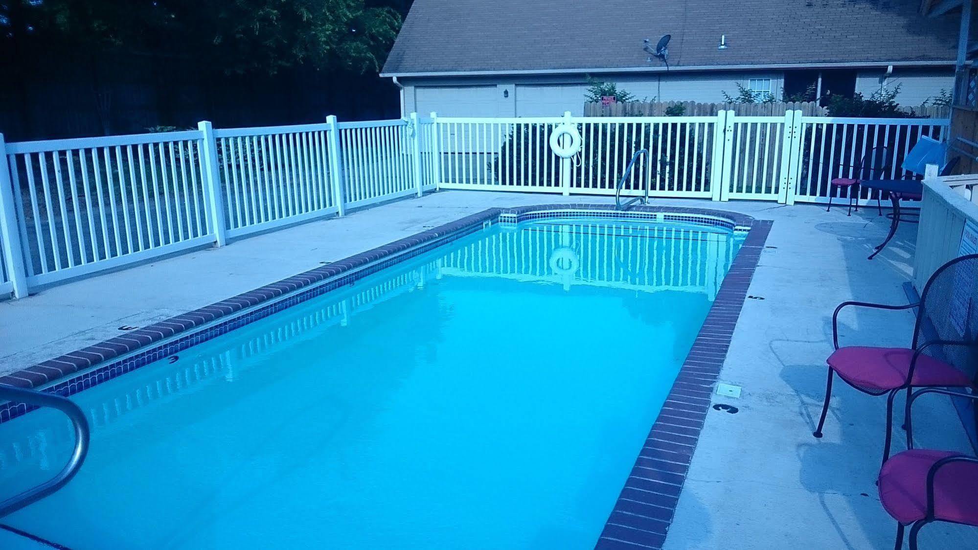 تاهليكوا Oak Hill Inn And Suites المظهر الخارجي الصورة
